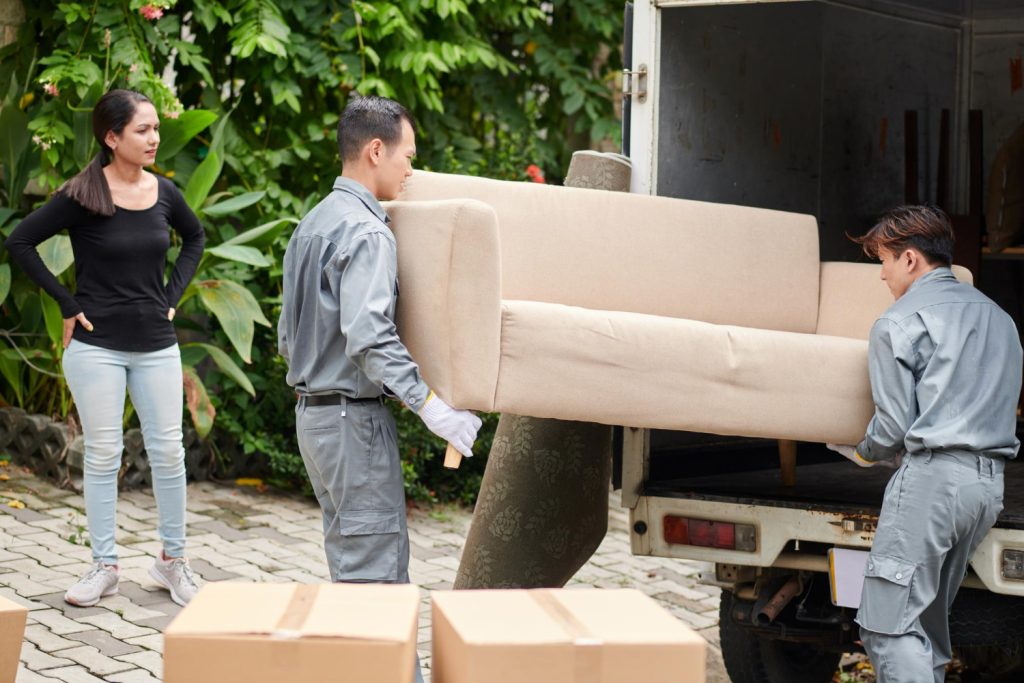 furniture-removal-in-San-Dimas-CA